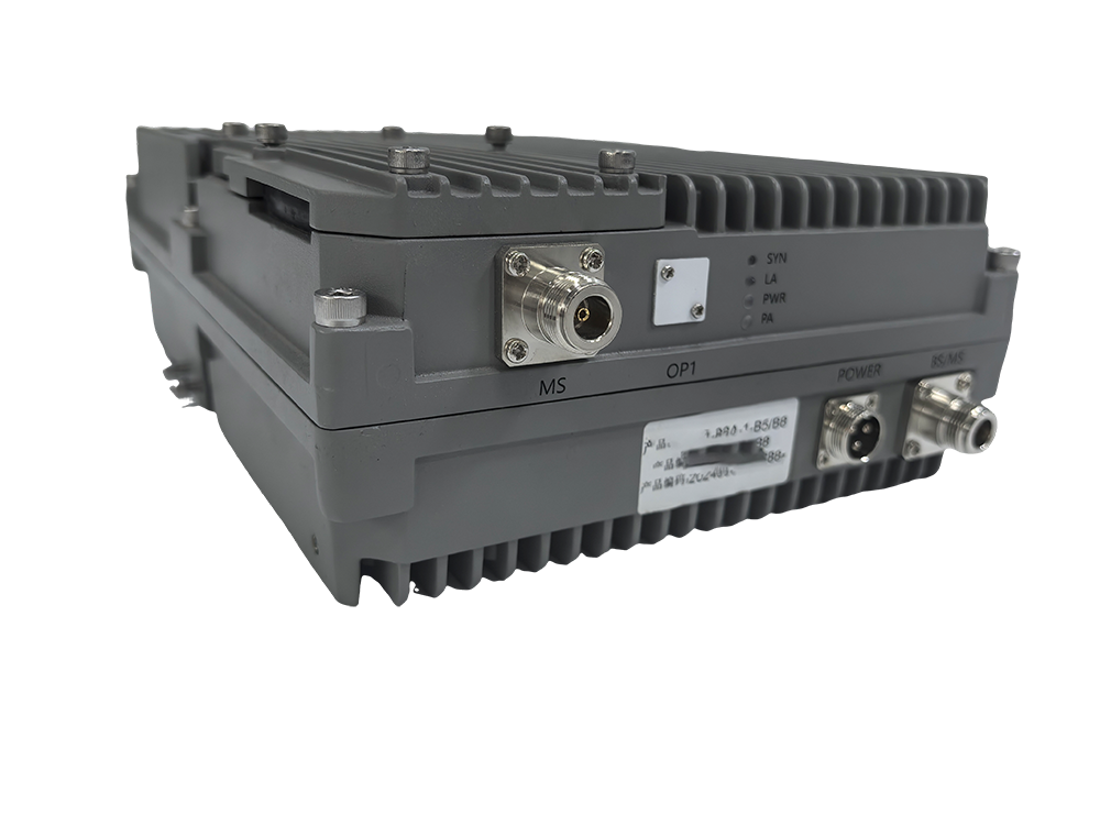  汉滨三频手机信号接收器2000㎡